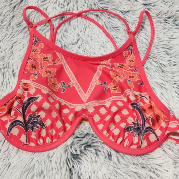 MINKPINK ROSEWATER HIGH NECK BIKINI TOP SIZE SMALL - Picture 6 of 8